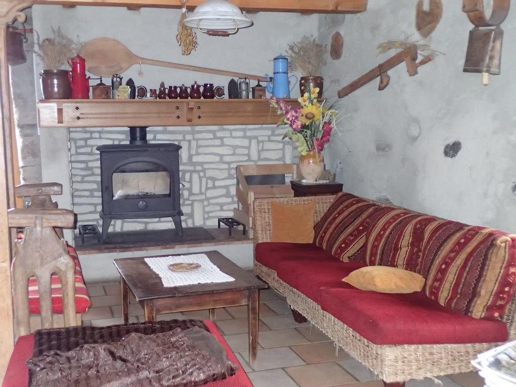 Gite Soum De L'Ase Grust Bagian luar foto