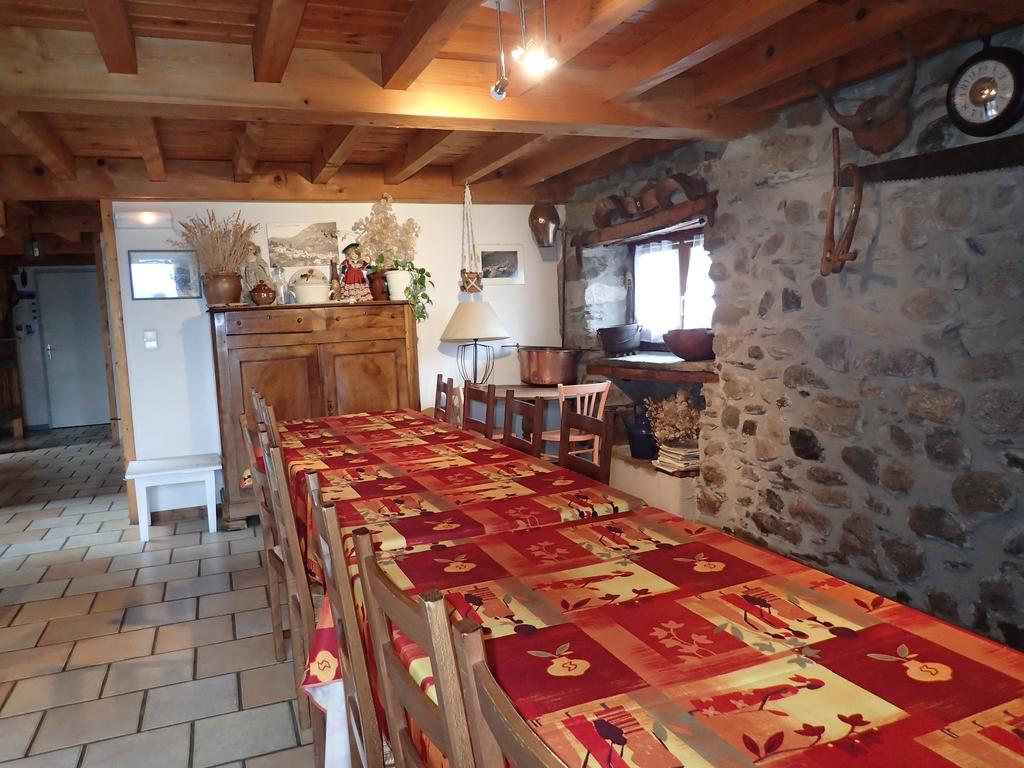 Gite Soum De L'Ase Grust Bagian luar foto